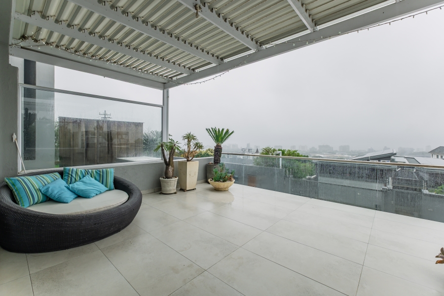 To Let 2 Bedroom Property for Rent in Green Point Western Cape